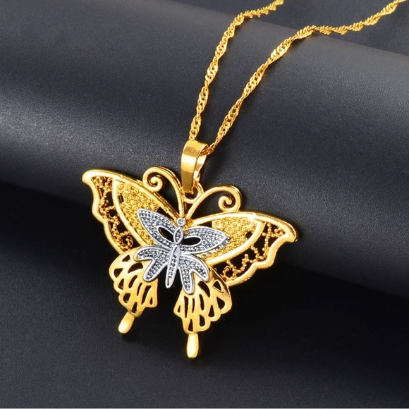 Butterfly necklace - Picture 4 of 5